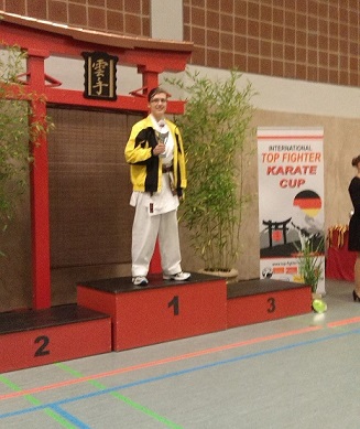 Anna gewinnt Top Fighter Cup